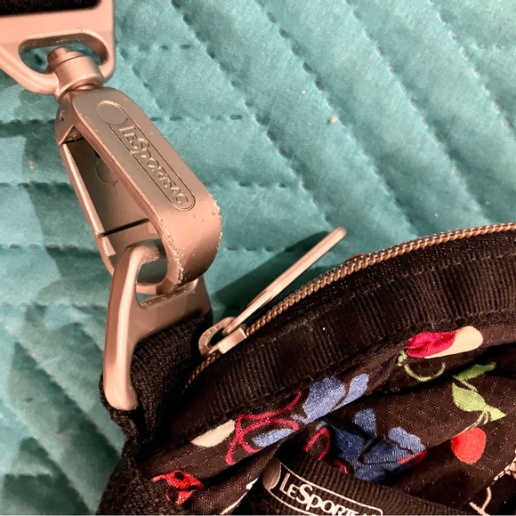 Lesportsac Black Floral Crossbody Bag; Some Corrosion on Metal Clasps - Picture 6 of 7